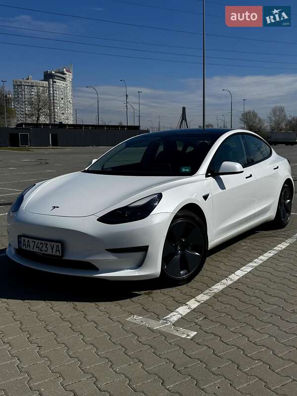 2022 tesla model 3