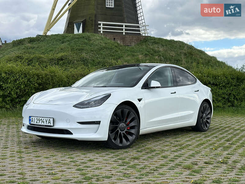 2022 tesla model 3