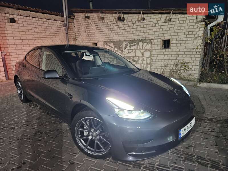 2022 tesla model 3