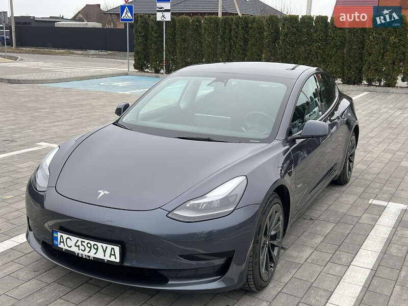 2022 tesla model 3