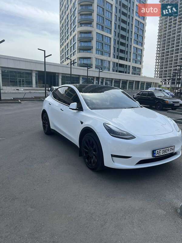 2022 tesla model y