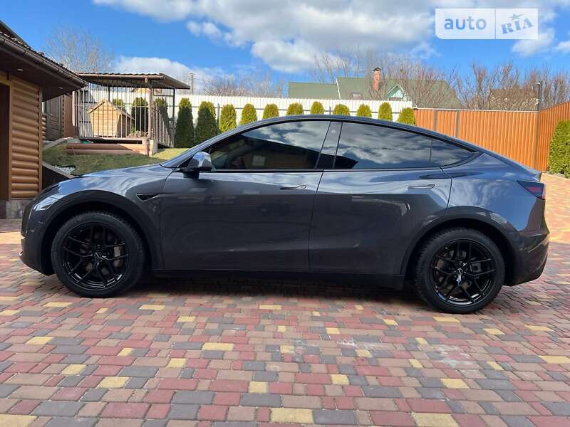 2022 tesla model y