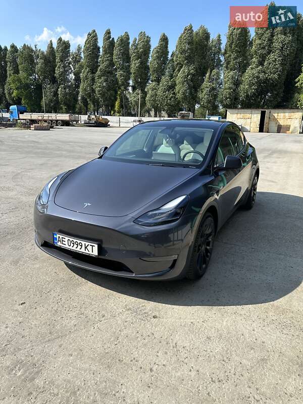 2022 tesla model y