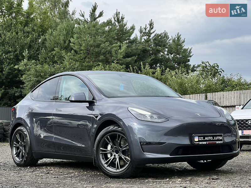 2022 tesla model y