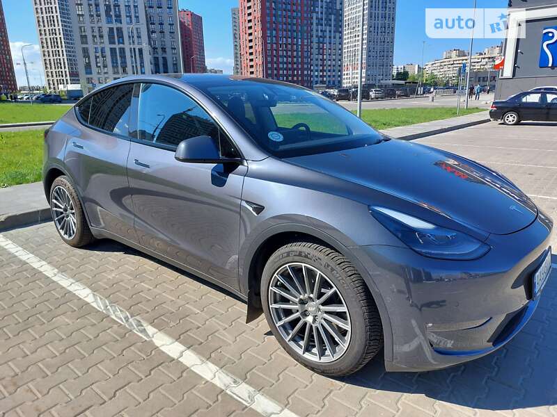 2022 tesla model y