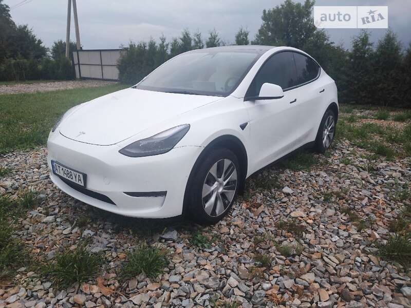 2022 tesla model y