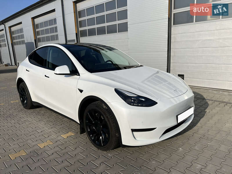 2022 tesla model y