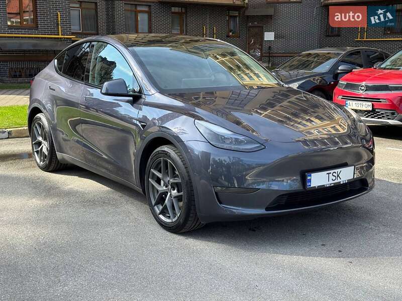 2022 tesla model y