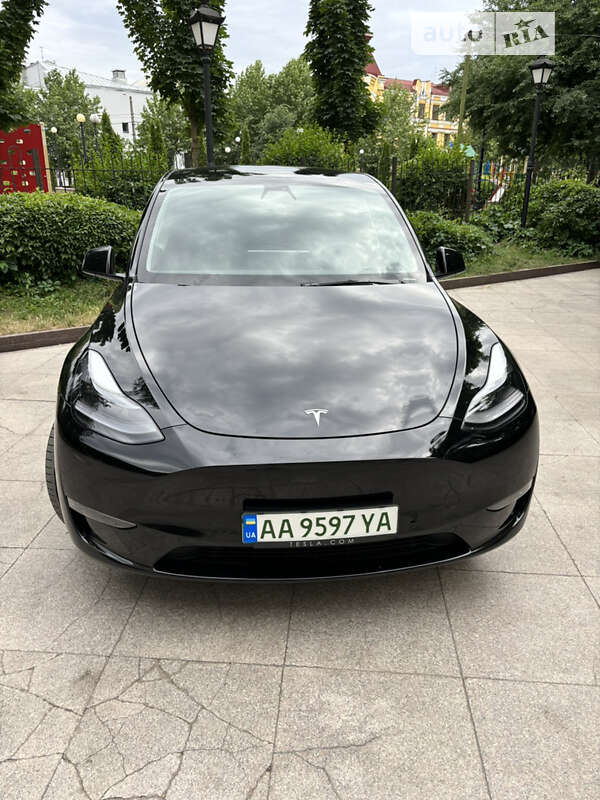 2022 tesla model y