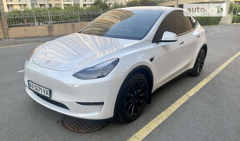 2022 tesla model y