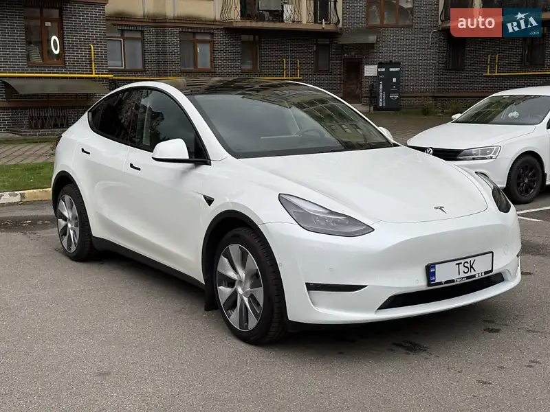 2022 tesla model y
