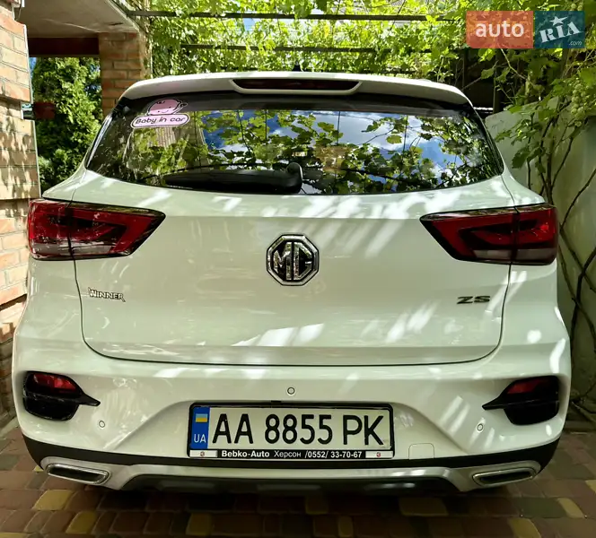 2021 mg zs