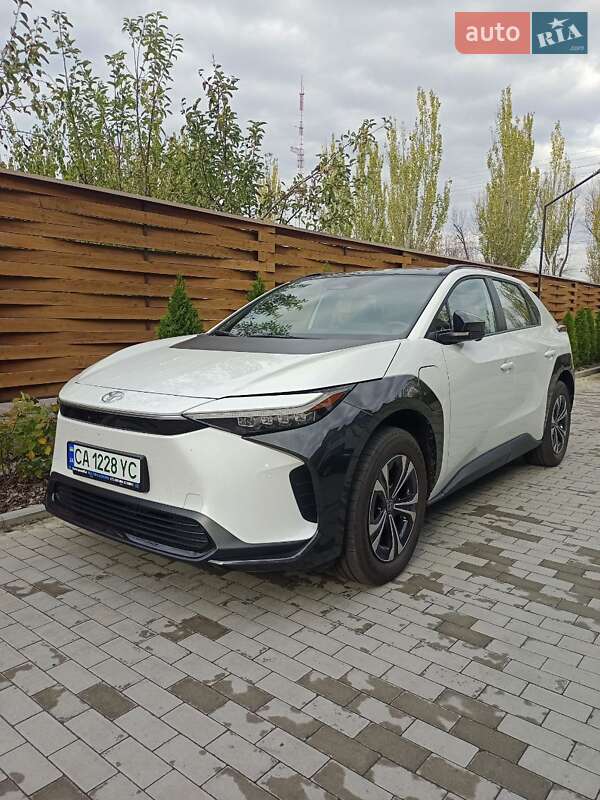 2022 toyota bz4x