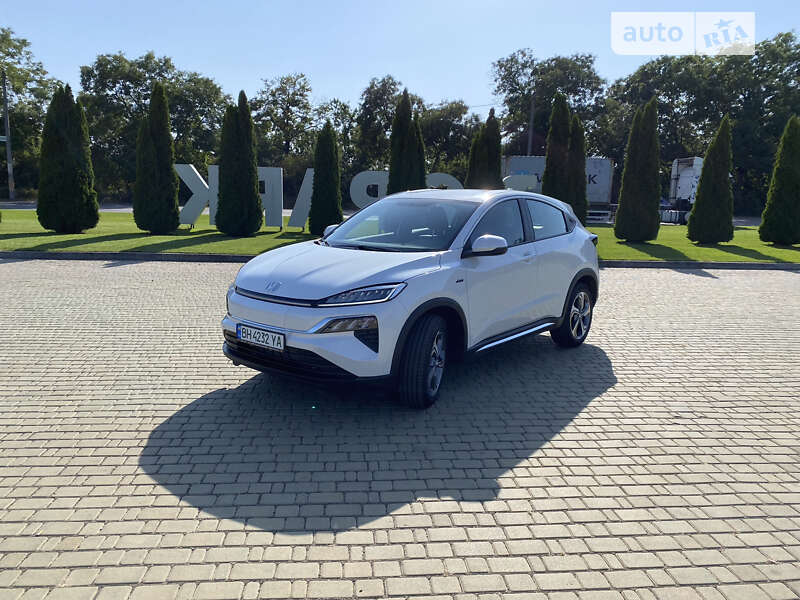 2022 honda m-nv