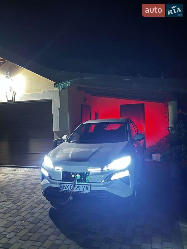 2022 honda m-nv