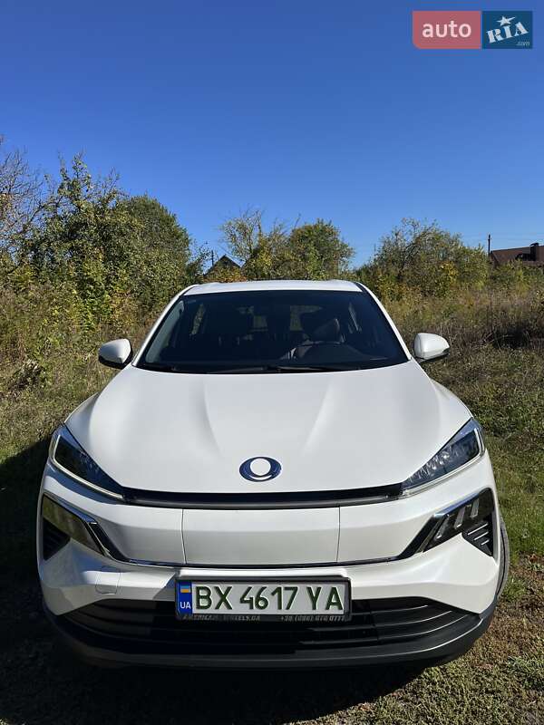 2022 honda m-nv