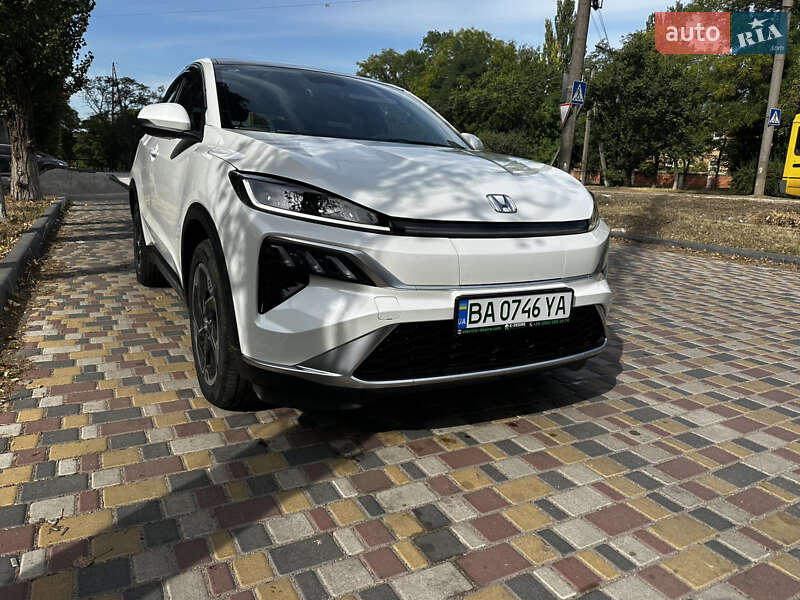 2023 honda m-nv