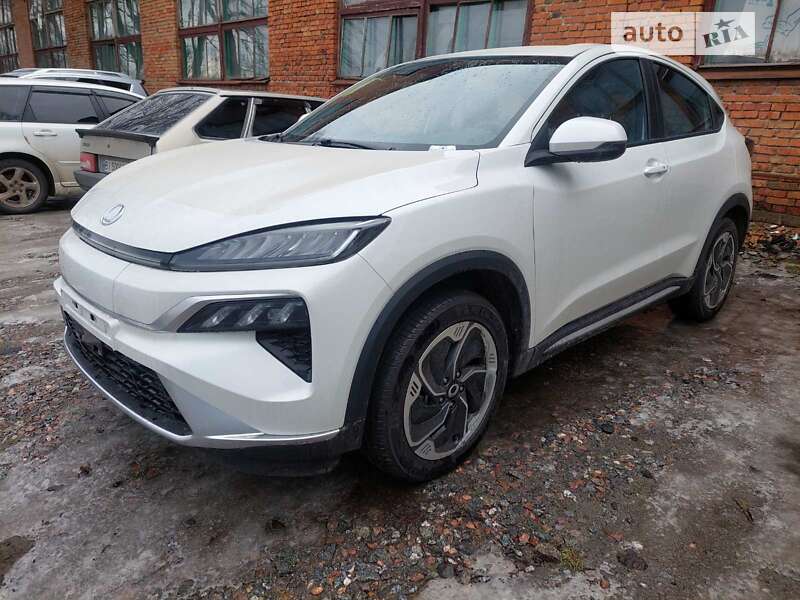 2023 honda m-nv