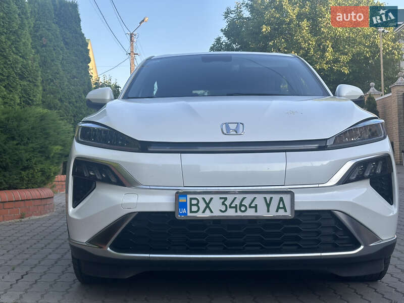 2023 honda m-nv
