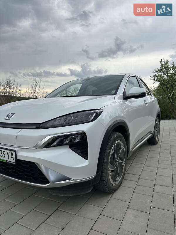 2023 honda m-nv