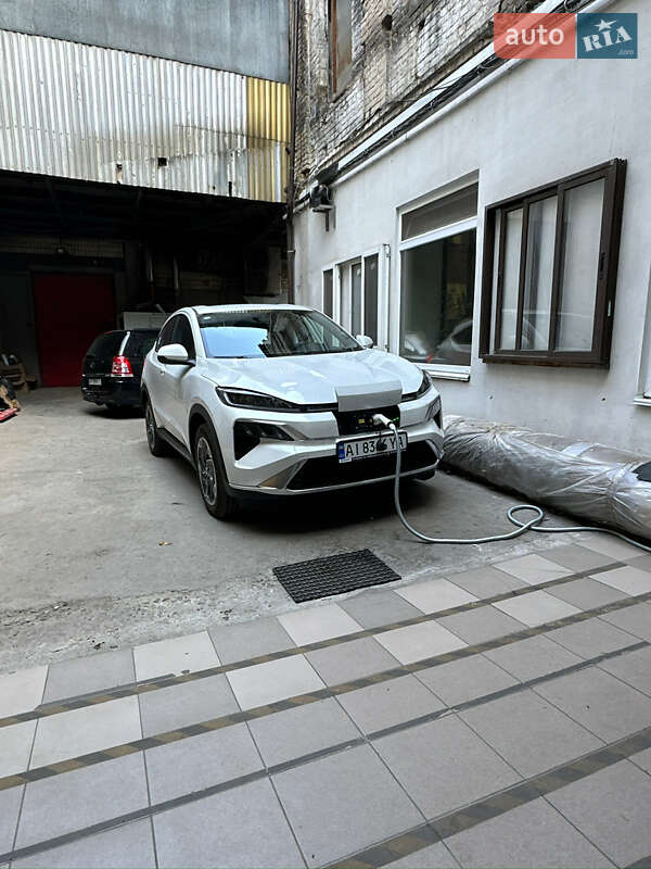 2024 honda m-nv