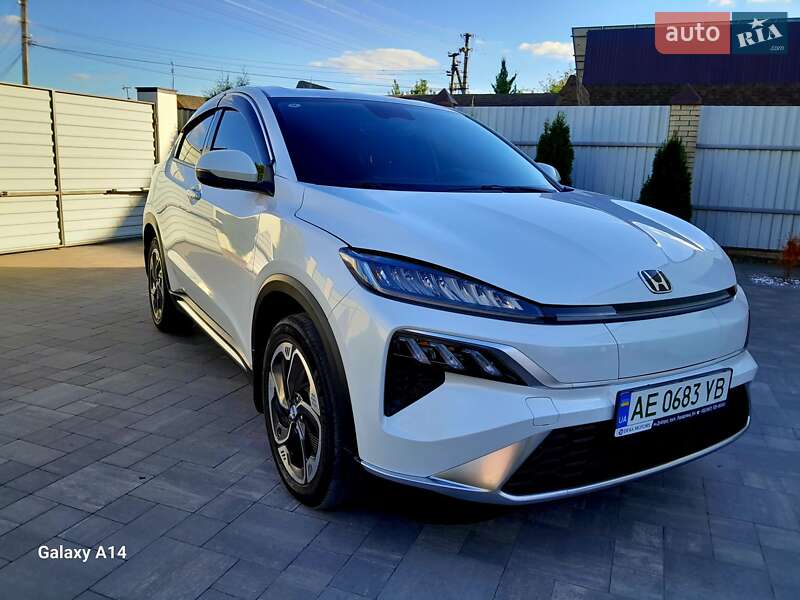 2023 honda m-nv
