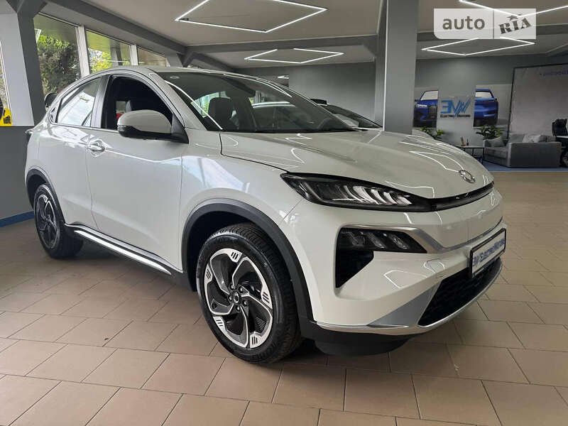 2023 honda m-nv