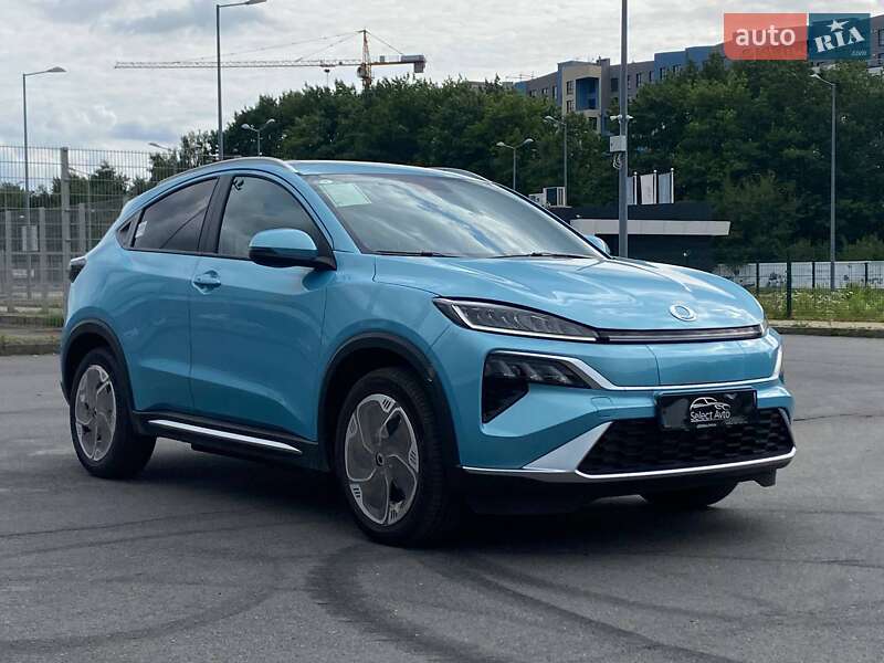 2023 honda m-nv