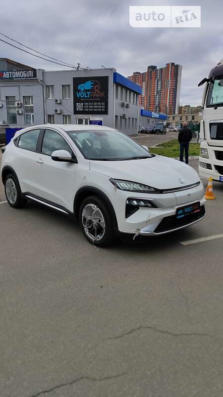 2023 honda m-nv