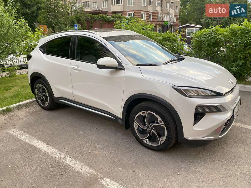 2023 honda m-nv