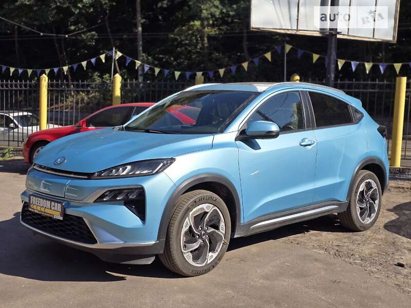 2023 honda m-nv