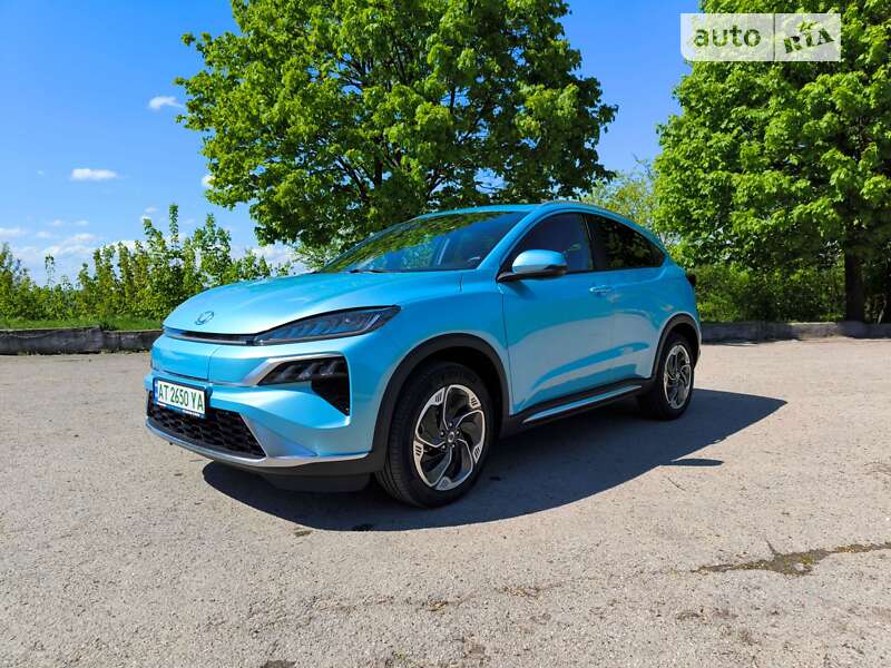 2023 honda m-nv