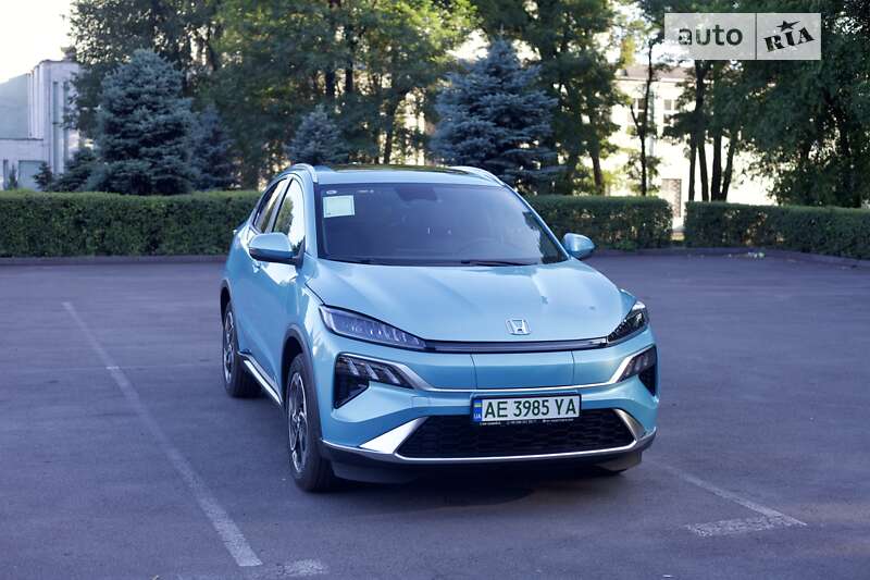 2023 honda m-nv