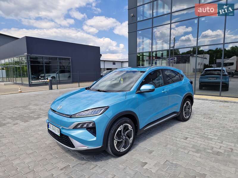 2023 honda m-nv