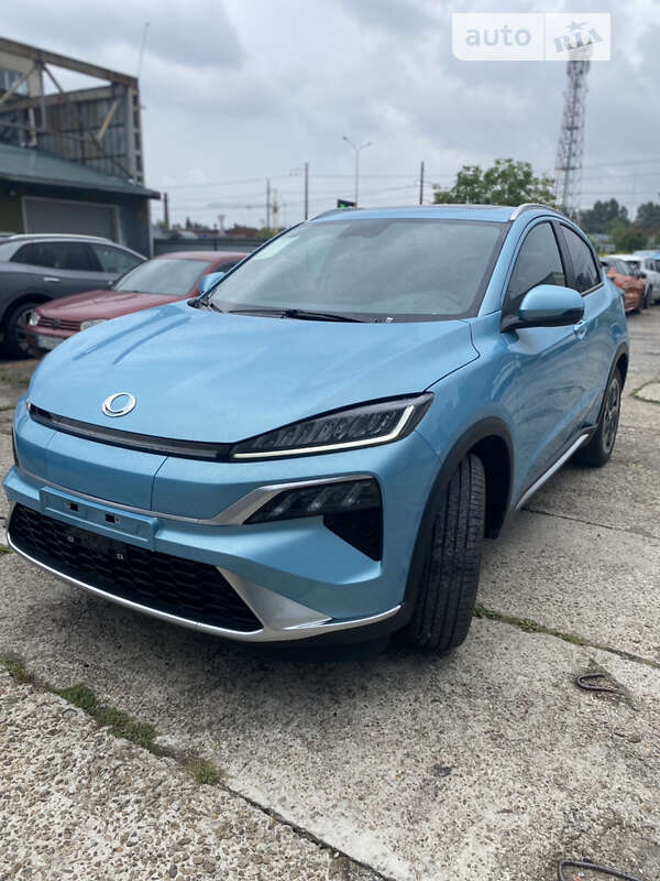 2023 honda m-nv