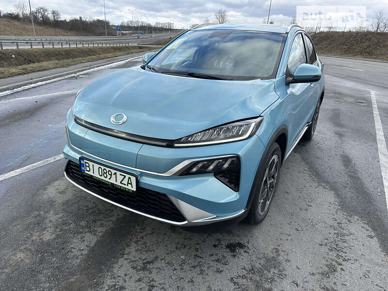 2023 honda m-nv