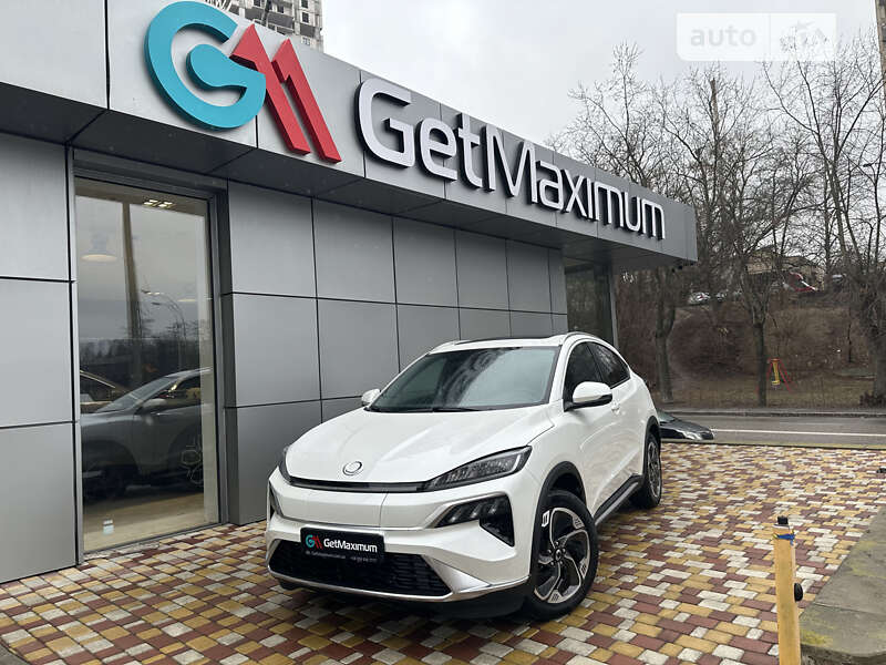 2023 honda m-nv