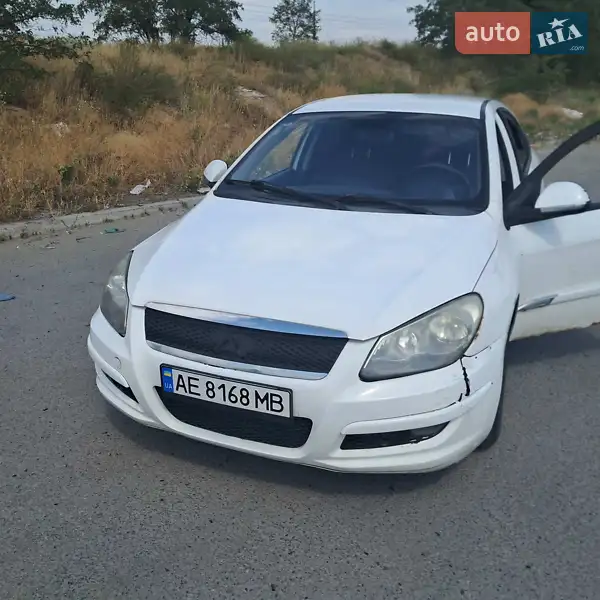 2012 chery m11