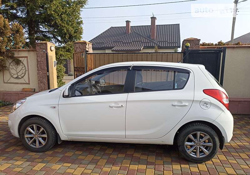 2011 hyundai i20