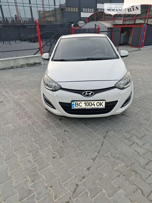 2012 hyundai i20