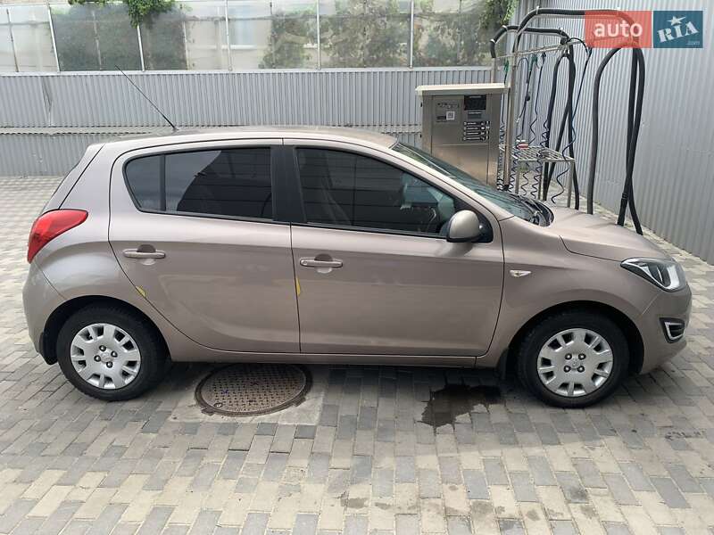 2014 hyundai i20