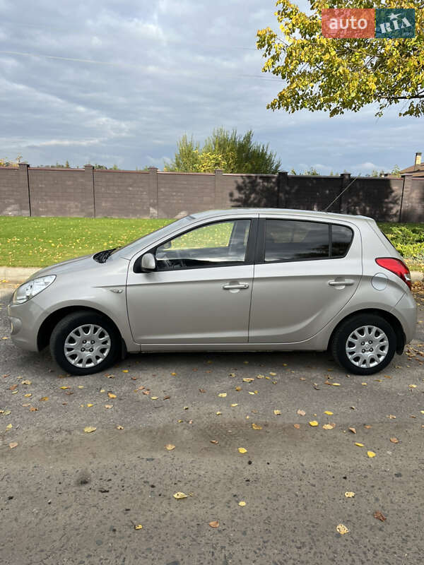 2011 hyundai i20