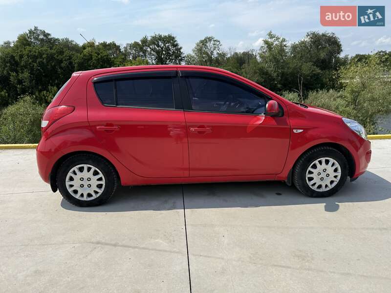 2011 hyundai i20