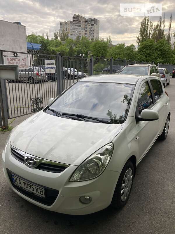2012 hyundai i20