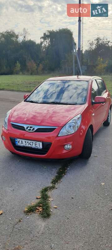 2012 hyundai i20