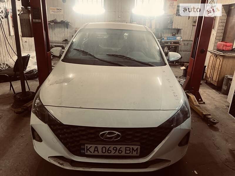 2021 hyundai accent