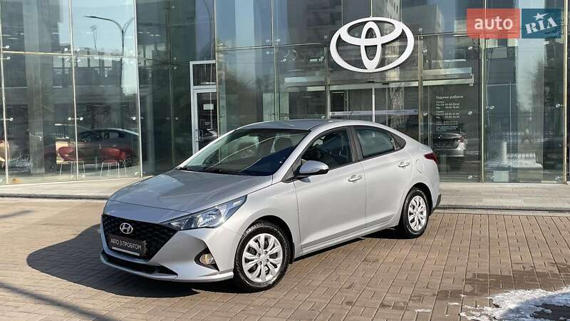 2021 hyundai accent