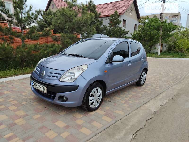 2009 nissan pixo