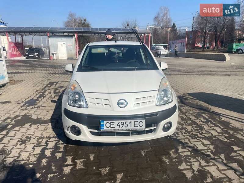 2009 nissan pixo
