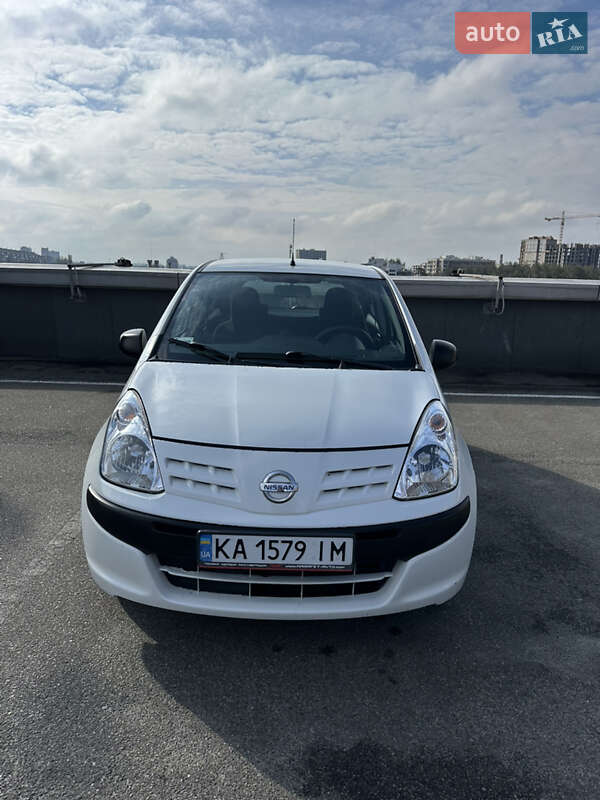 2009 nissan pixo